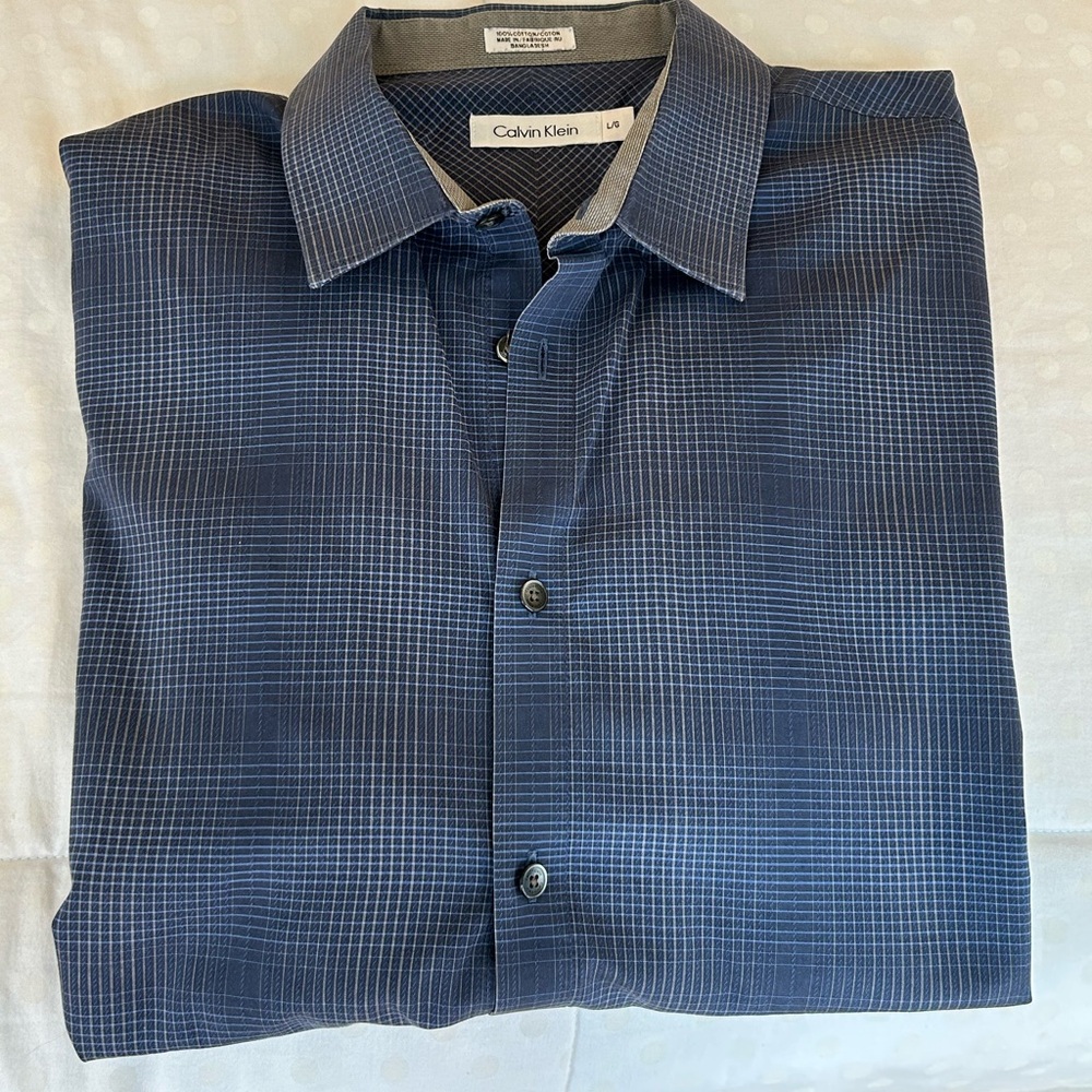 Men’s Calvin Klein Blue Dress Shirt – Size Large